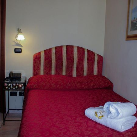 Hotel Sicilia Milan Luaran gambar