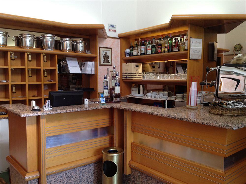 Hotel Sicilia Milan Luaran gambar