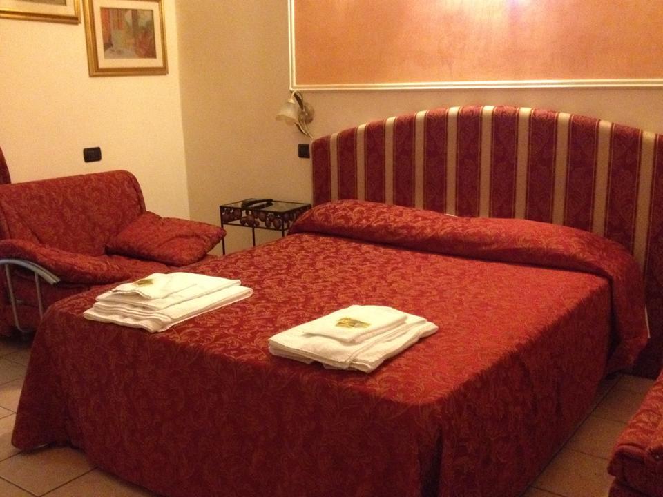 Hotel Sicilia Milan Luaran gambar