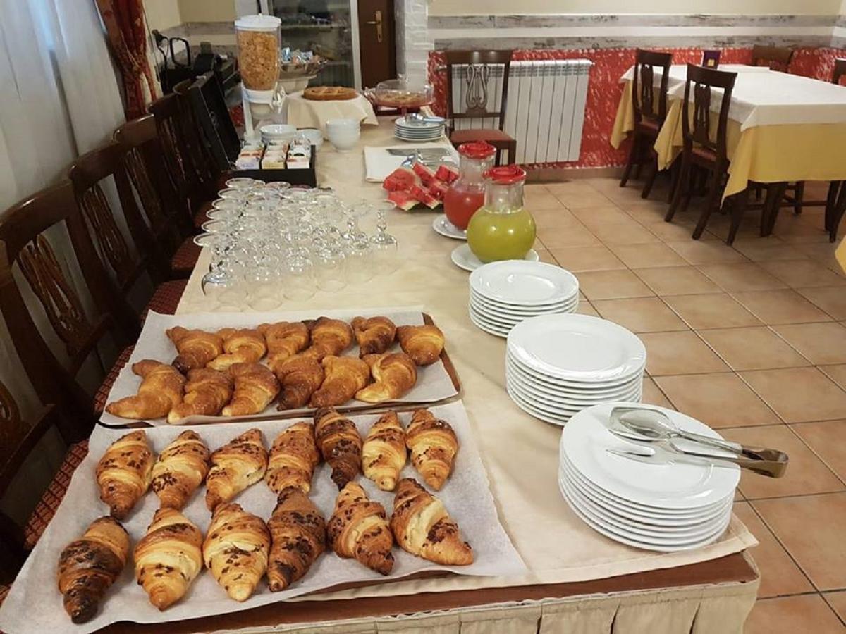 Hotel Sicilia Milan Luaran gambar
